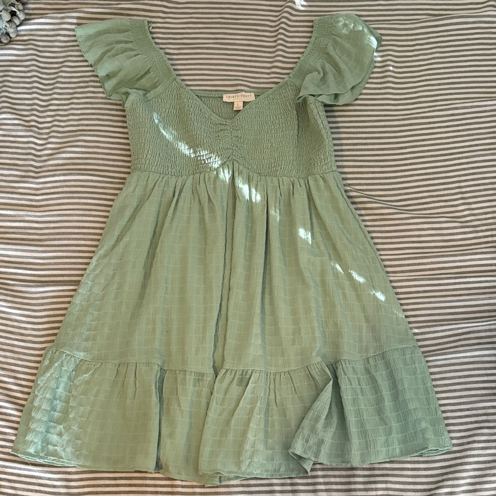 green flutter sleeve dress!!